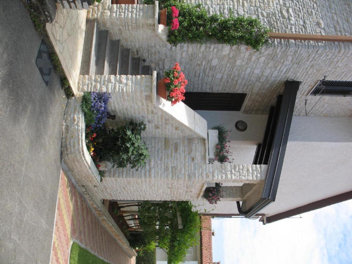 Apartmani Villa Otilija Poreč Eksteriør bilde